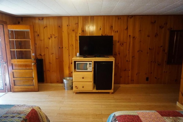 Marshall's Creek Rest Motel image 45